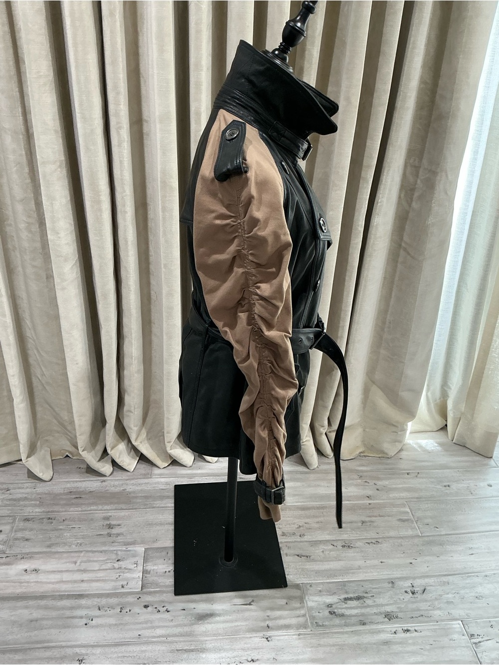 Burberry Black Leather Trench with Tan Sleeves - Picture 3 of 6